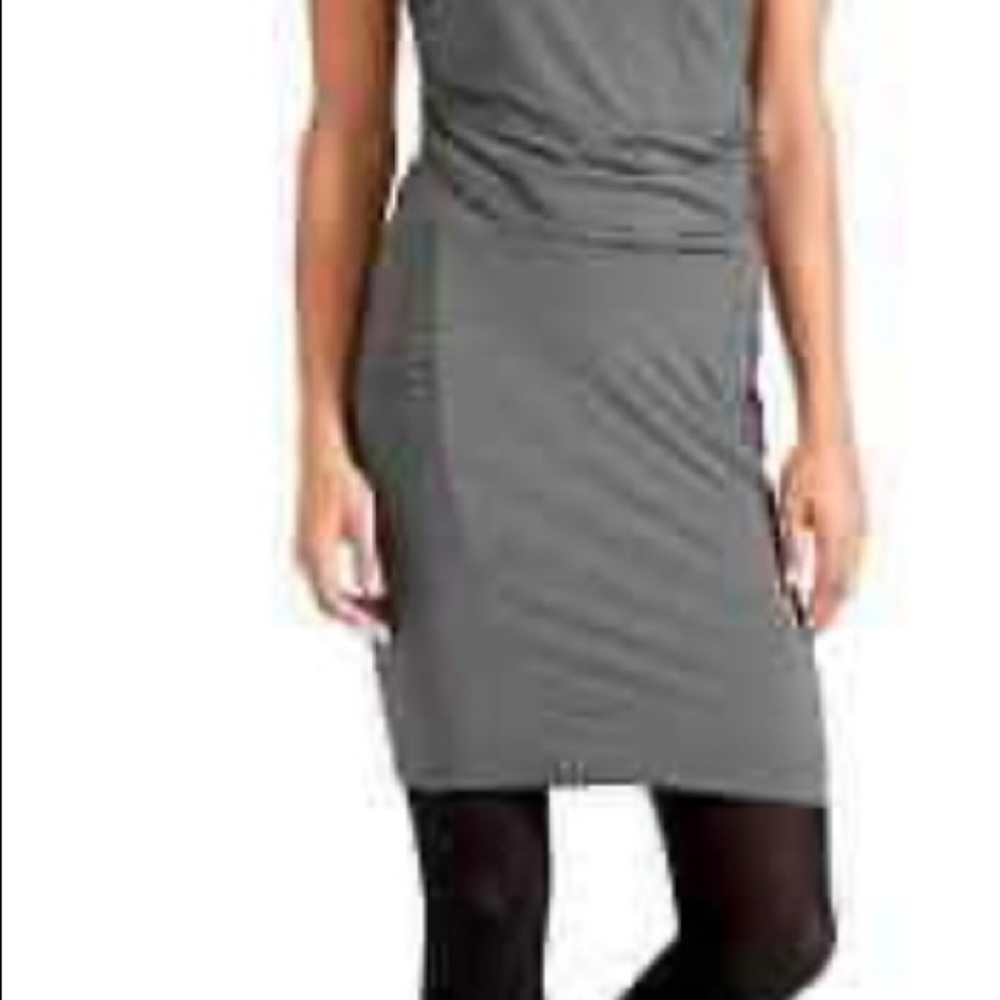 - Athleta Grey Microstripe Westwood Athletic Dress - Picture 4 of 10